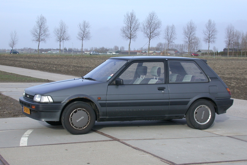Dit werd hem dan: een Toyota Corolla 1,3 SXL Hatchback, degelijk!