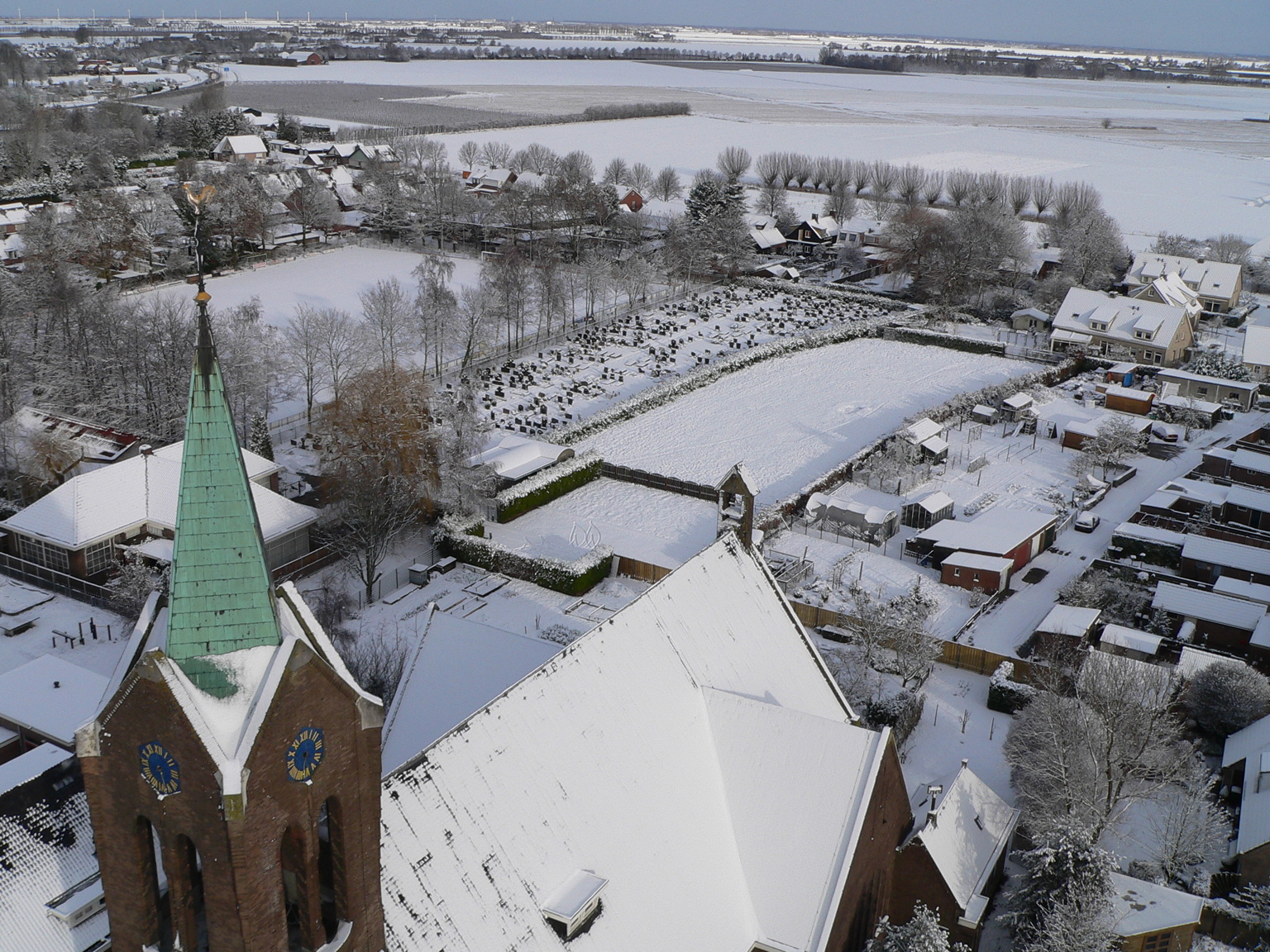 Welberg met de Corneliusbasiliek in de sneeuw, december 2010. Foto Walter Vos
