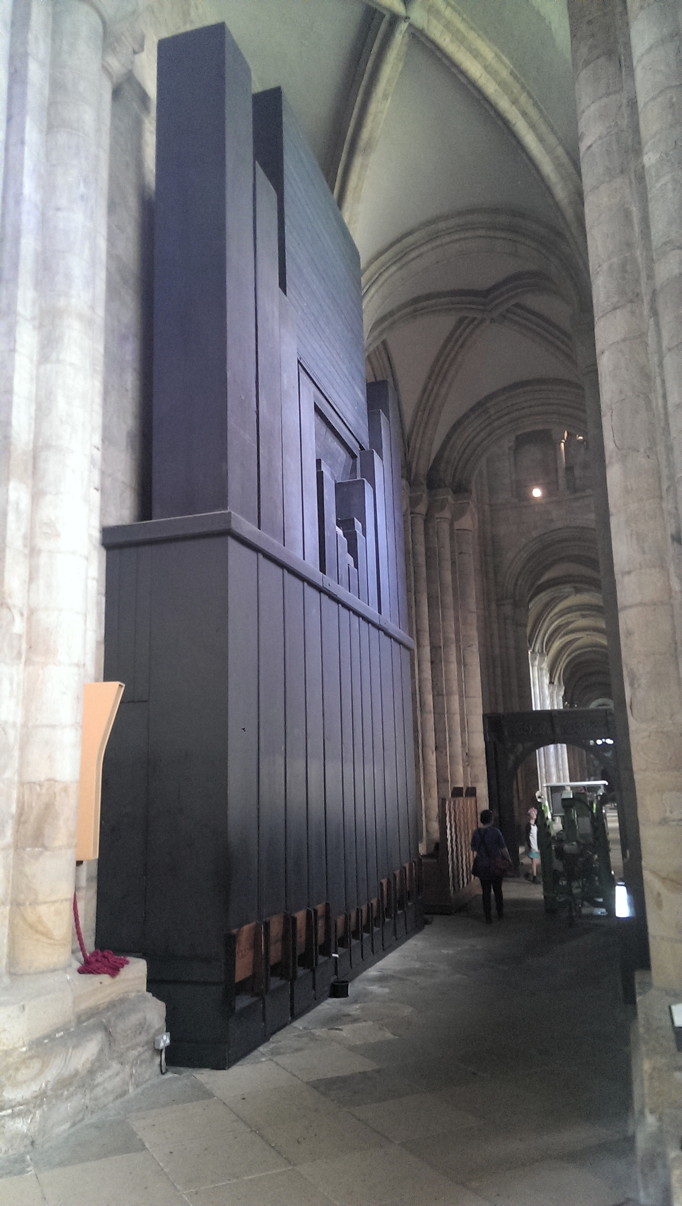 De Double Open Wood 32' achter het orgel van de kathedraal van Durham